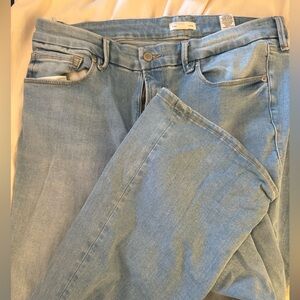 Good American Fits Everyone High-Rise Flare-Cut Jeans, Light Wash, Size 14-18